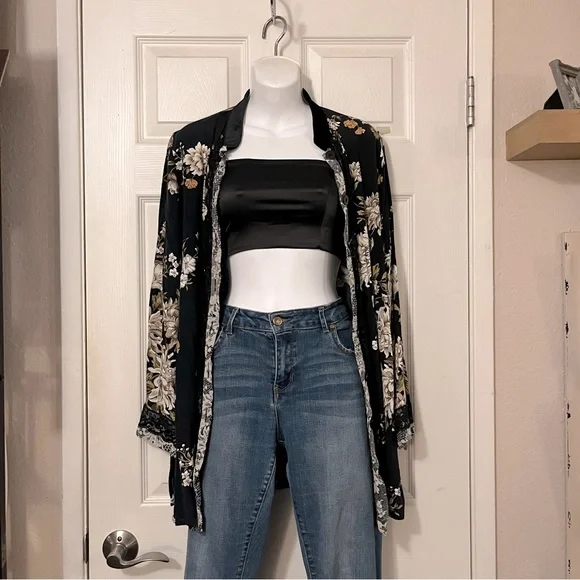 In Encore Flowy Floral Boho Coverup Lounging Button Down Light Jacket Top - Picture 1 of 11